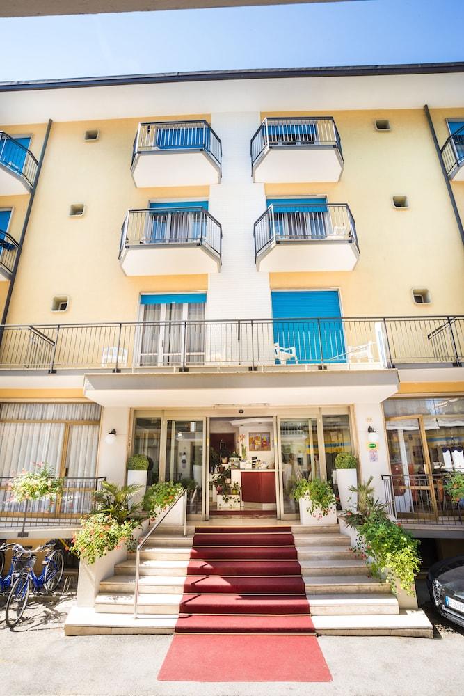 Hotel Azzorre Lido di Jesolo Eksteriør bilde