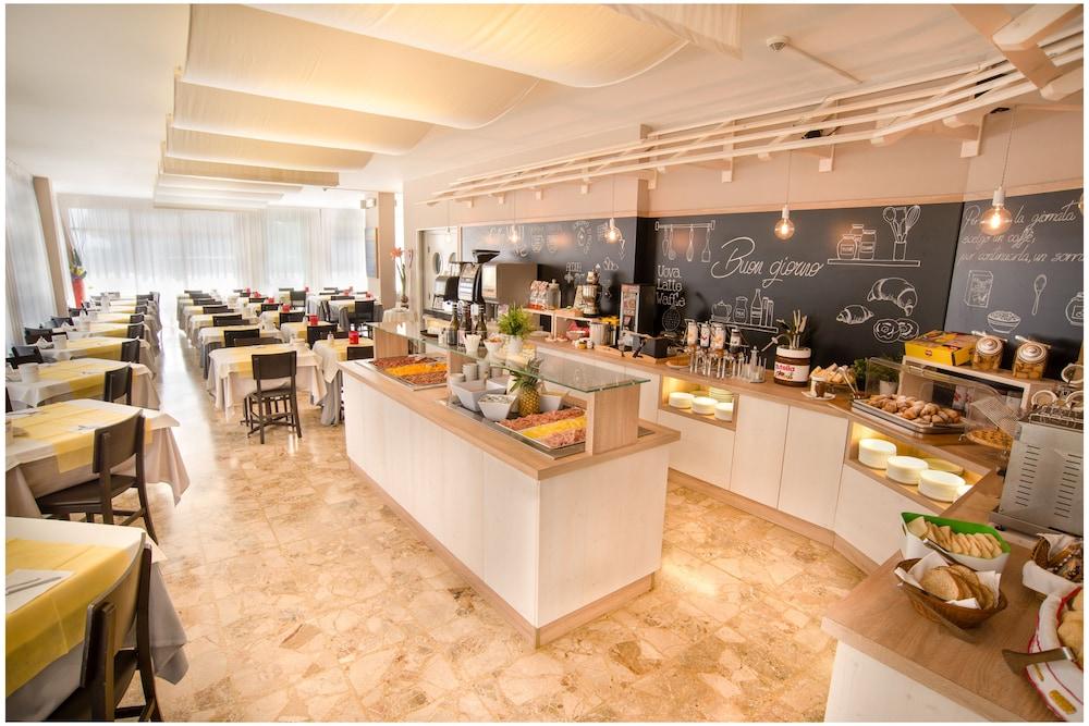 Hotel Azzorre Lido di Jesolo Eksteriør bilde