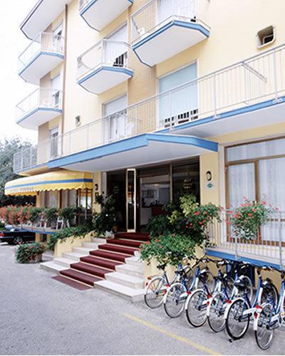 Hotel Azzorre Lido di Jesolo Eksteriør bilde